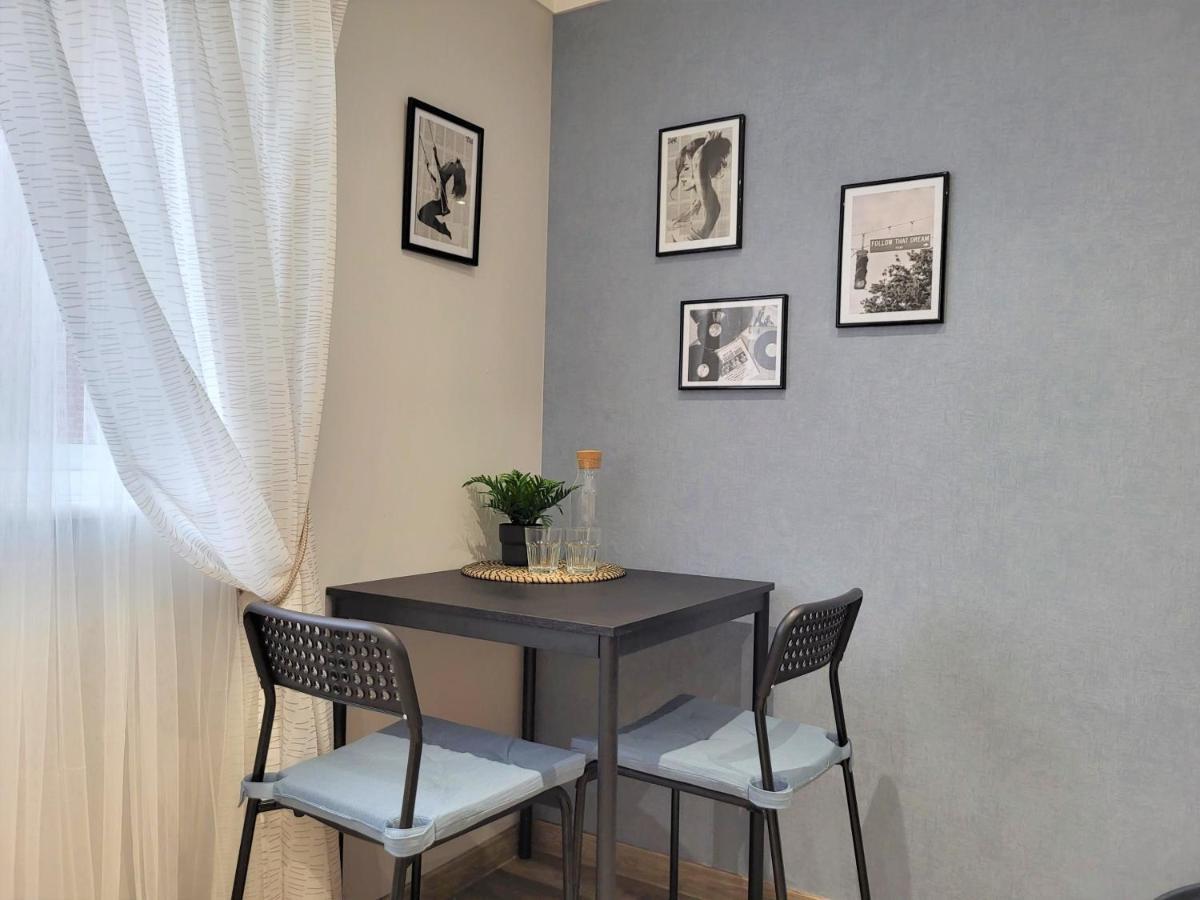 Lovely Close To The Town Centre & Train Station Northampton