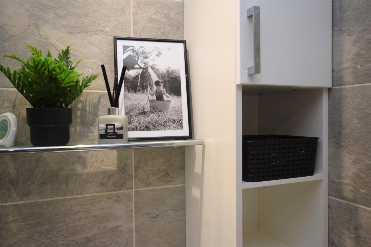 Apartment Lovely Close To The Town Centre & Train Station